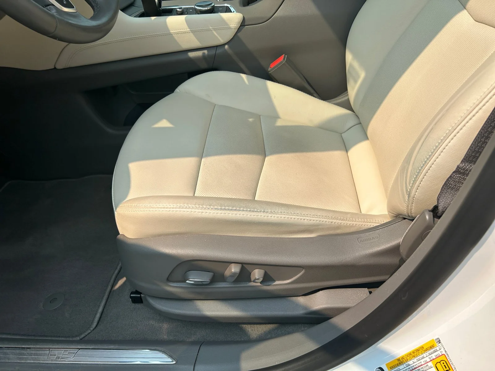 Certified Used 2025 White Cadillac AWD Premium Luxury Leather Sunroof Navigation V6 image 15