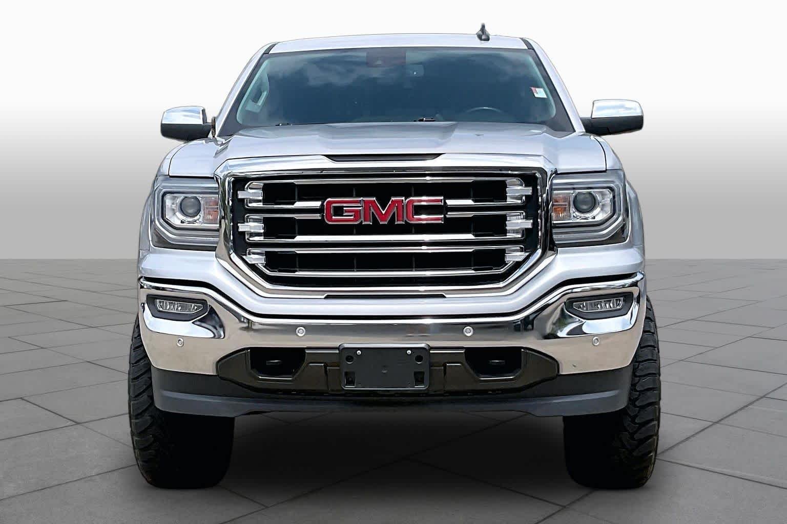 Used 2018 Quicksilver Metallic GMC SLT image 4