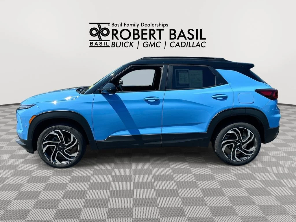 Used 2024 Fountain Blue Chevrolet RS image 5
