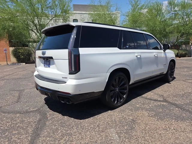 Used 2025 White Cadillac V-Series image 7