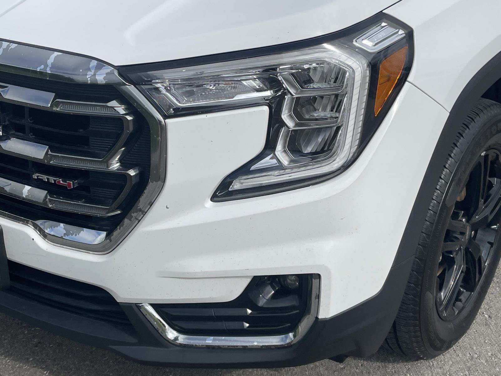 Used 2023 Summit White GMC AT4 image 9