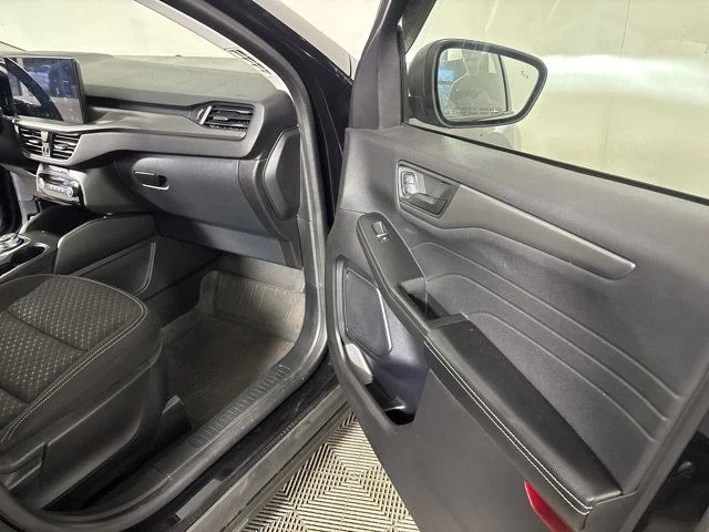 Used 2023 Black Ford Active image 29