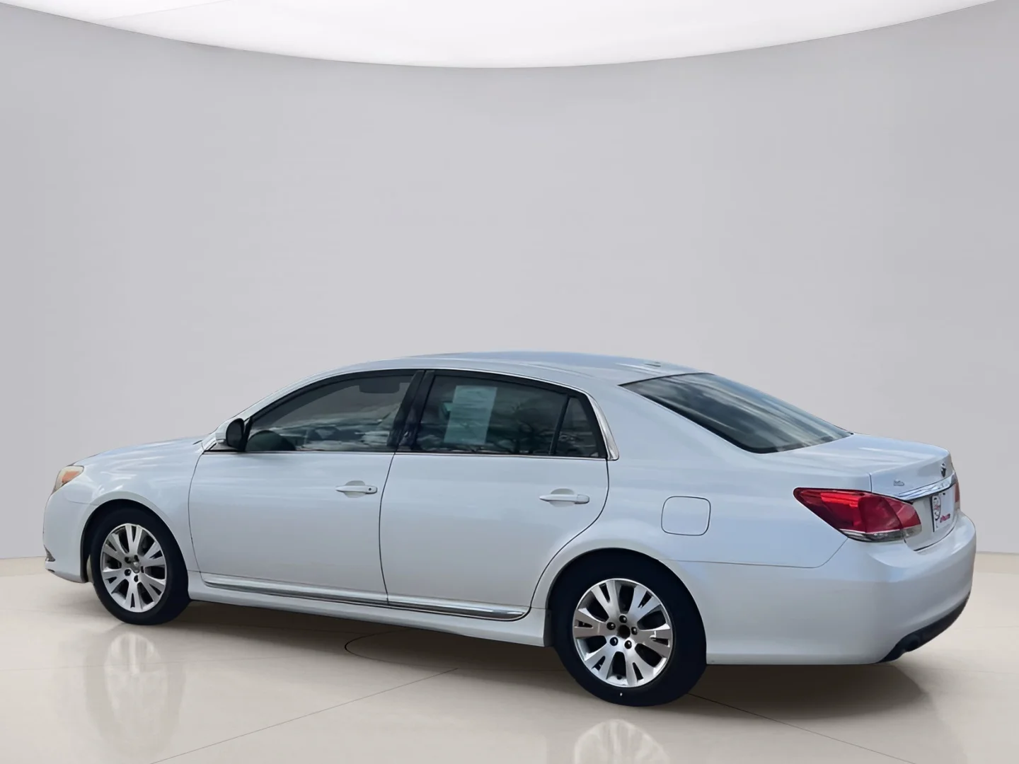 Used 2011 White Toyota BASE image 5