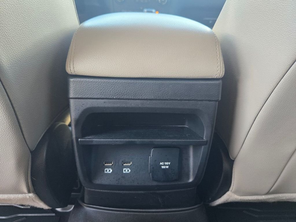 Used 2020 White Ford Lariat image 9