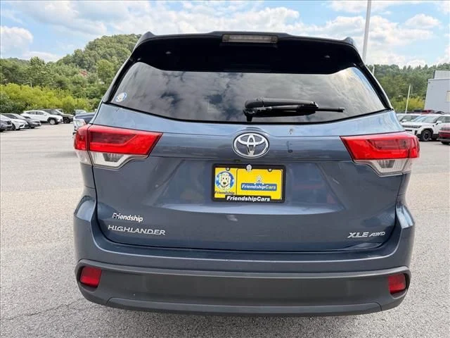 Used 2019 Blue Toyota XLE image 13