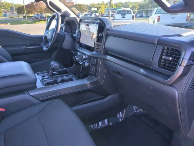 Used 2024 Red Ford XLT image 34