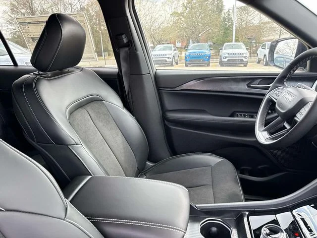 New 2025 Silver Jeep Altitude X image 25