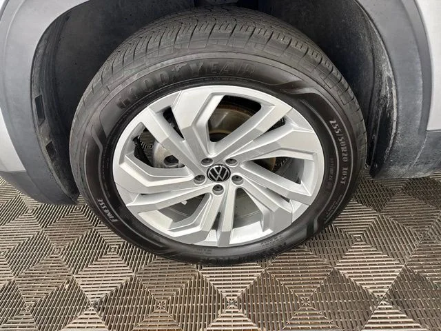 Used 2021  Volkswagen 3.6L V6 SE w/Technology image 29