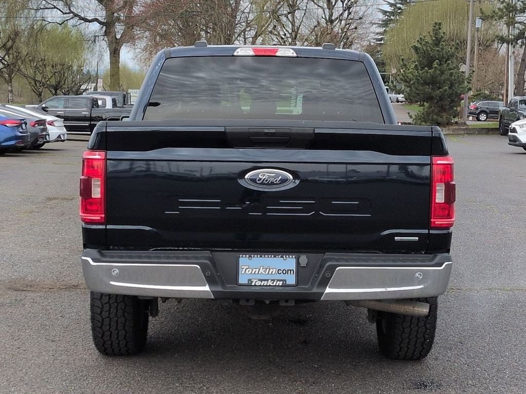 Used 2023 Blue Metallic Ford XLT image 3