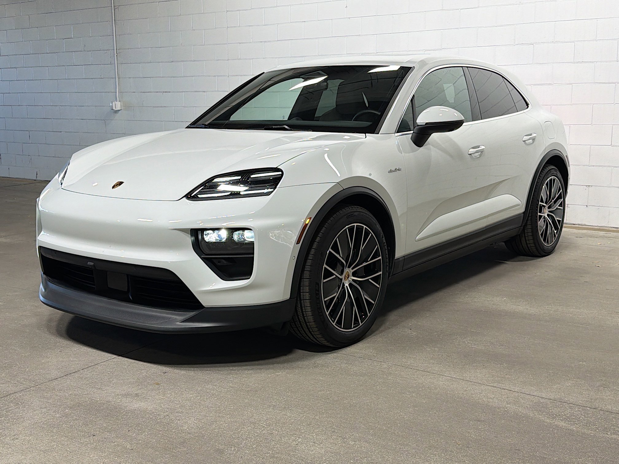 2025 Porsche Macan S