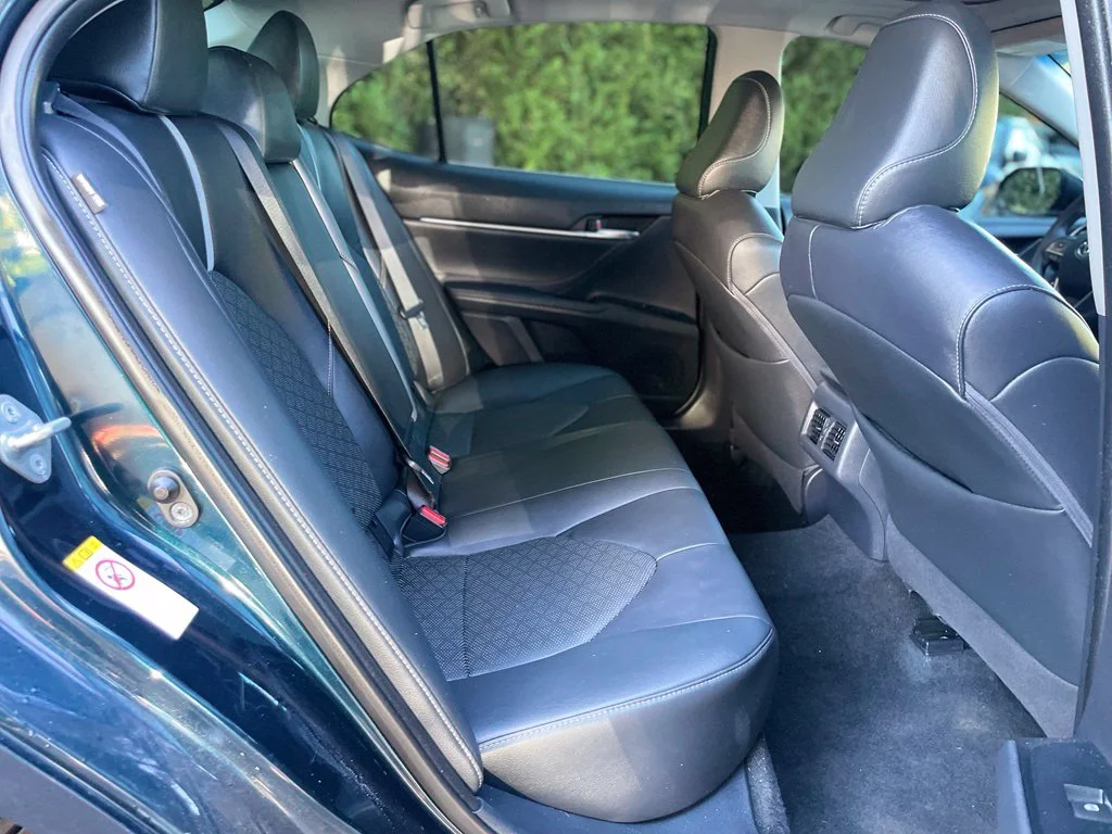 Used 2018 Aqua Toyota XSE V6 image 23