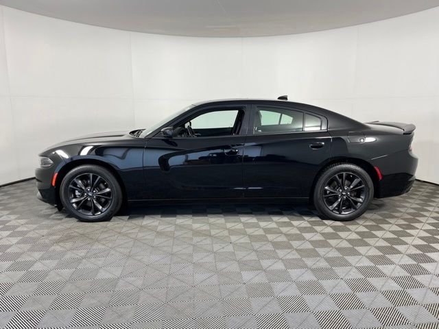 Used 2023 Black Dodge SXT image 4