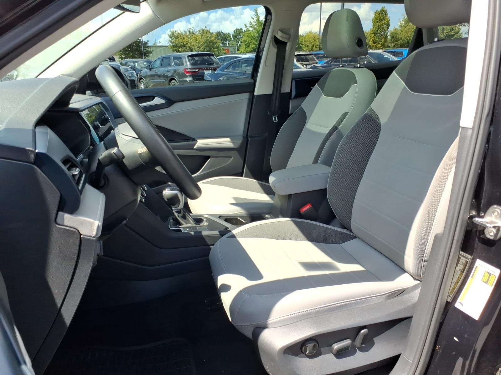 Used 2024 Deep Black Pearl Volkswagen SE image 19