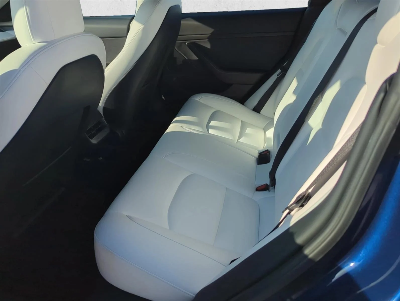 Used 2022 Blue Tesla Long Range image 9
