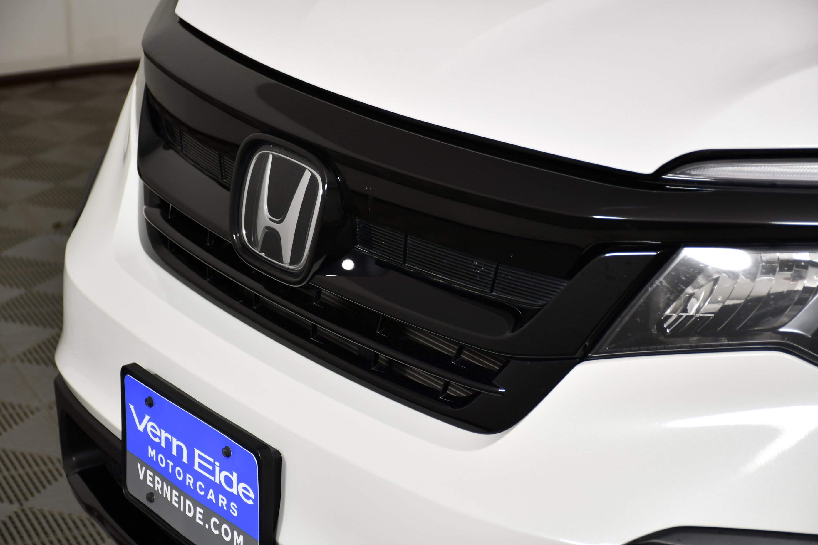 Certified Used 2022 Platinum White Pearl Honda Sport image 11