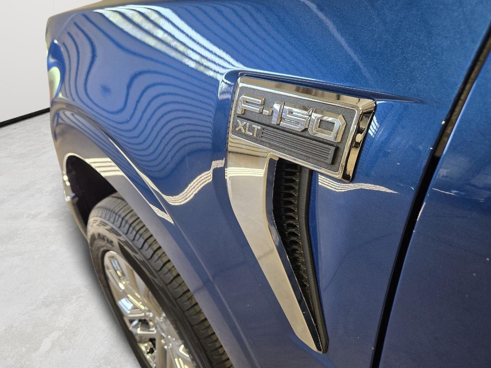Used 2025 Atlas Blue FORD XLT image 10