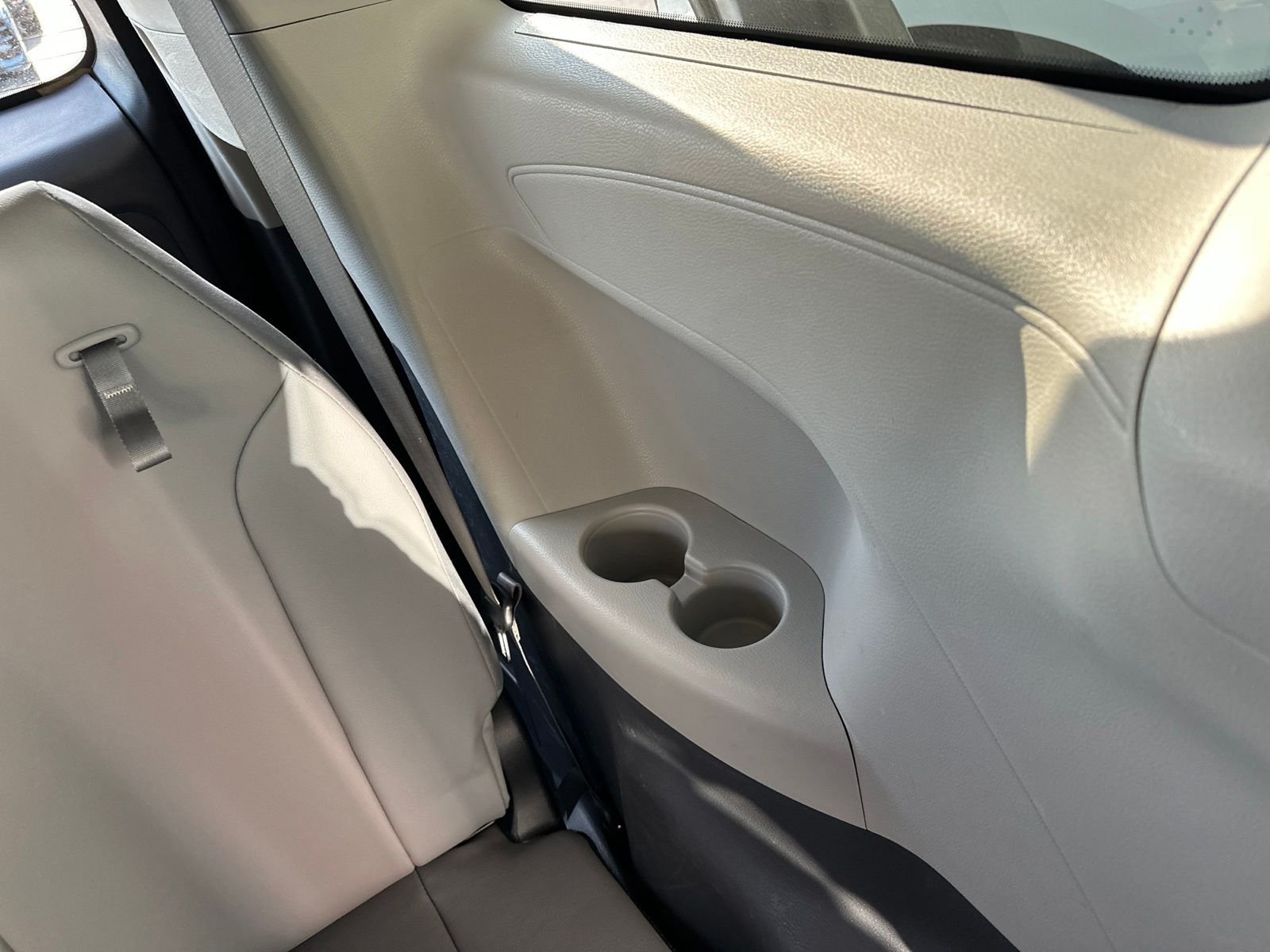 Used 2022 Beige Toyota XLE image 28