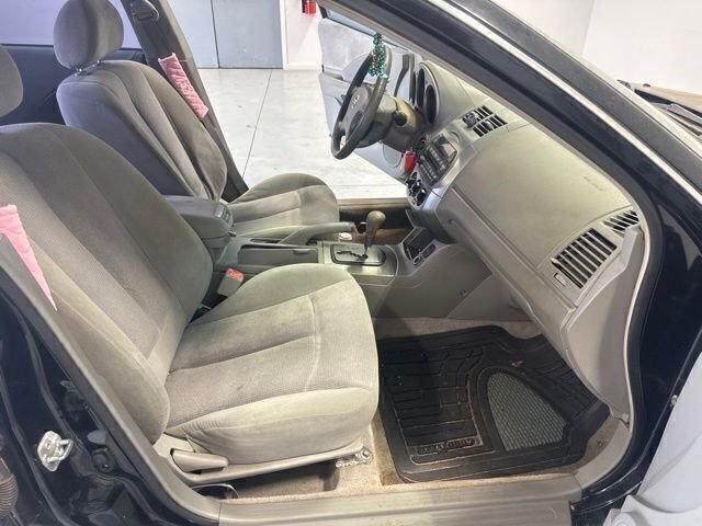 Used 2003 Black Nissan 3.5 SE image 24