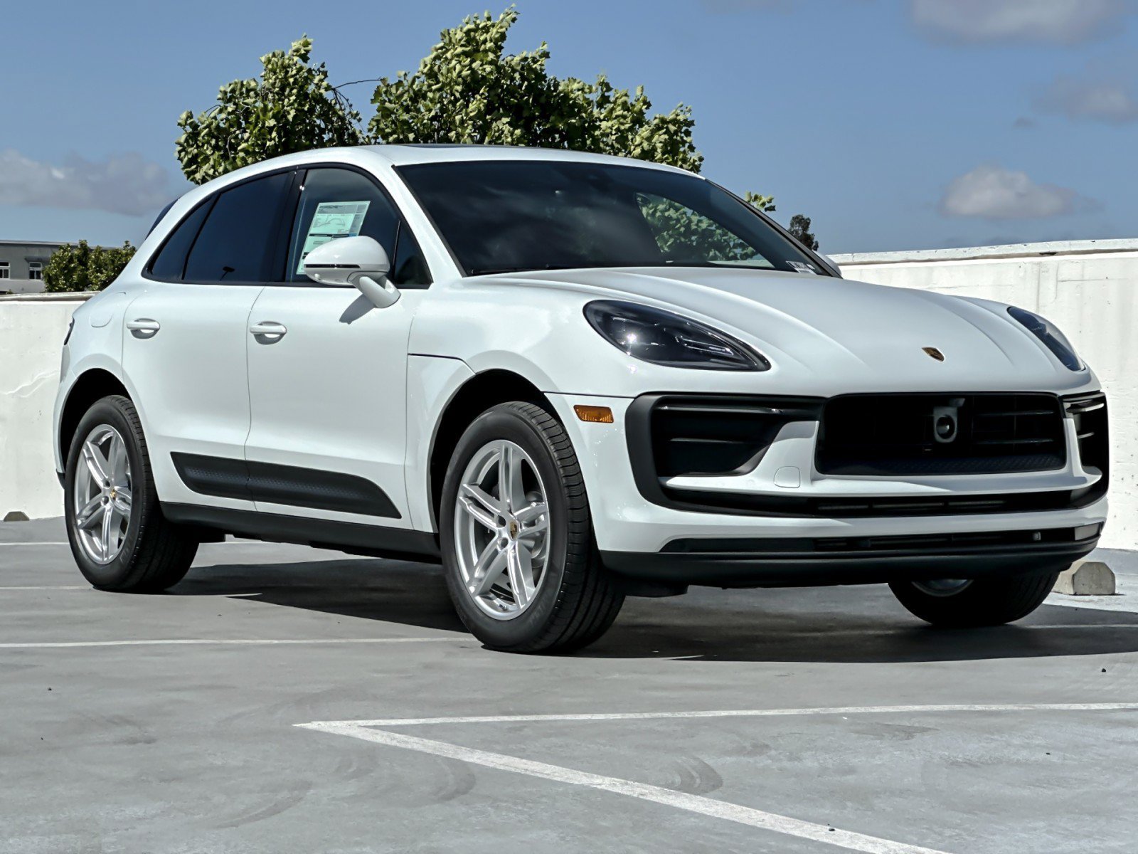 New 2026  Porsche Macan (AWD) image 10