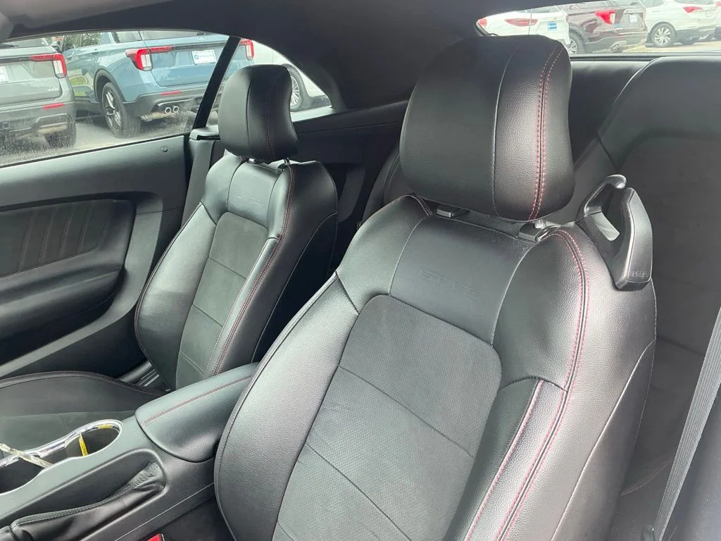Used 2017 White Ford GT Premium image 32