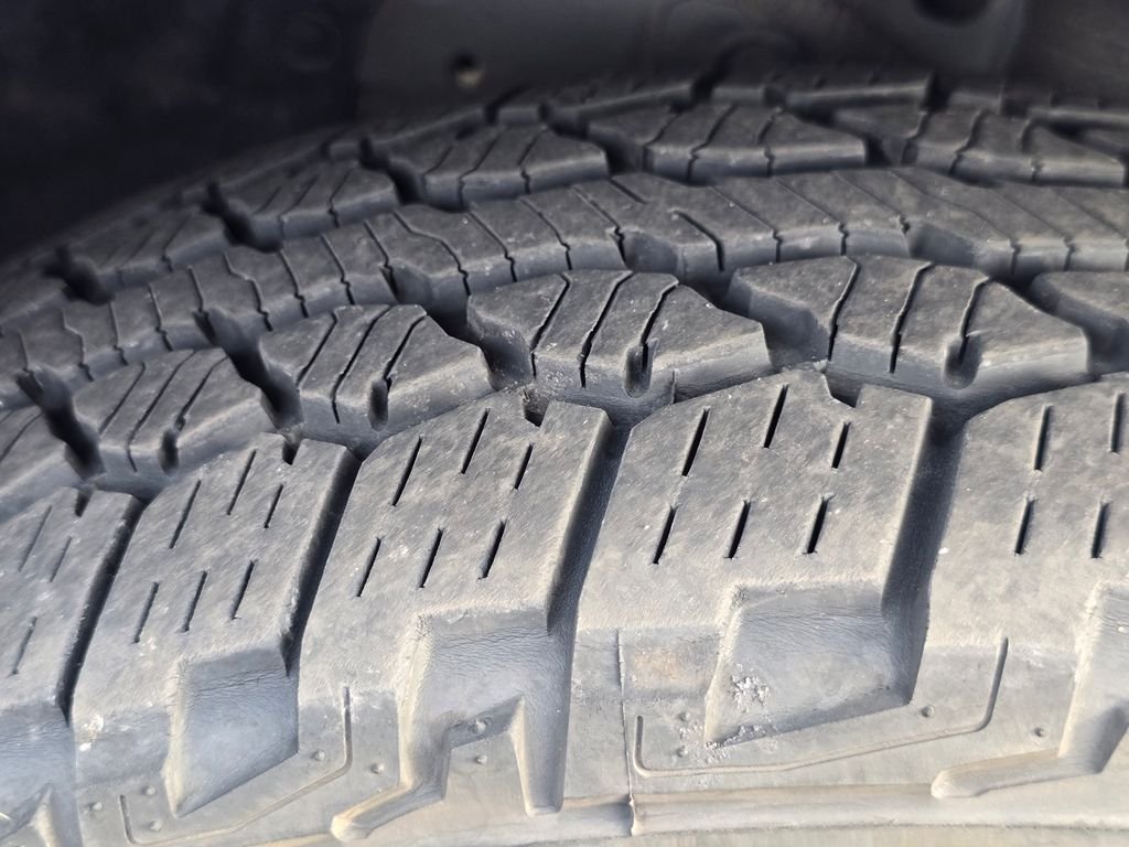 Used 2016 Black Jeep Trailhawk image 25