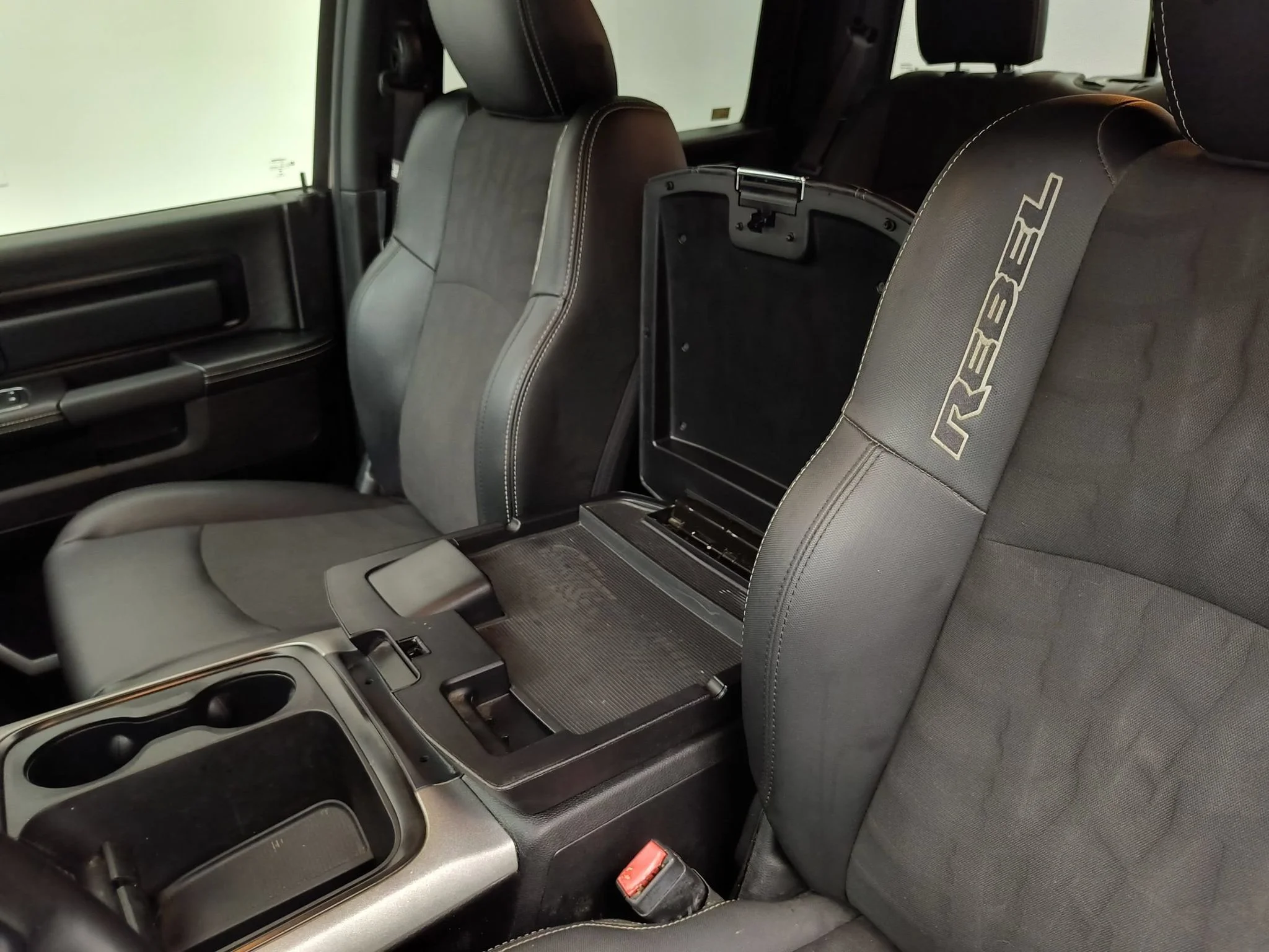 Used 2017 Mojave Sand Clearcoat Ram Rebel Crew Cab 4x4 57 Box image 27