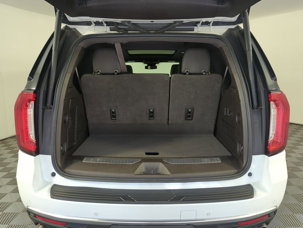 Used 2023 White GMC Denali image 30