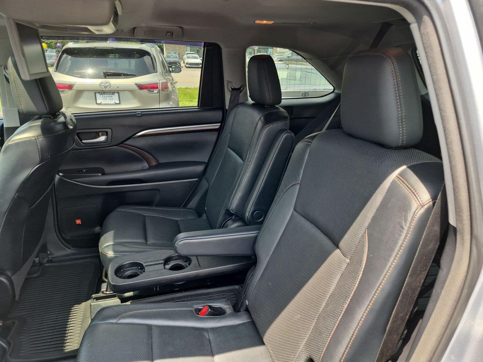 Used 2014 Silver Sky Metallic Toyota Limited image 33