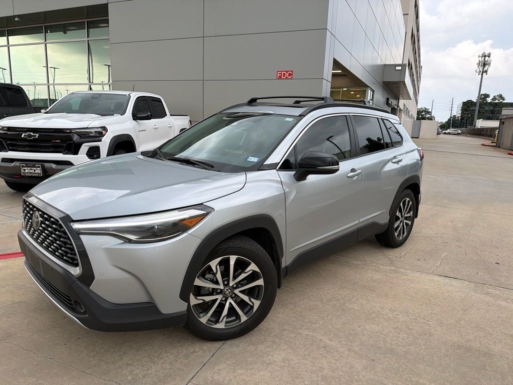 Used 2025 Silver Toyota XLE image 1