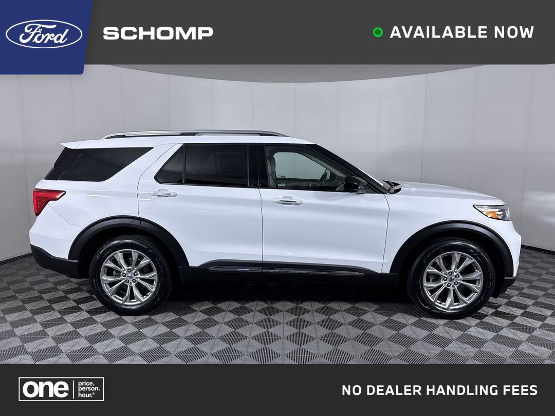 Used 2023 White Ford Limited image 1