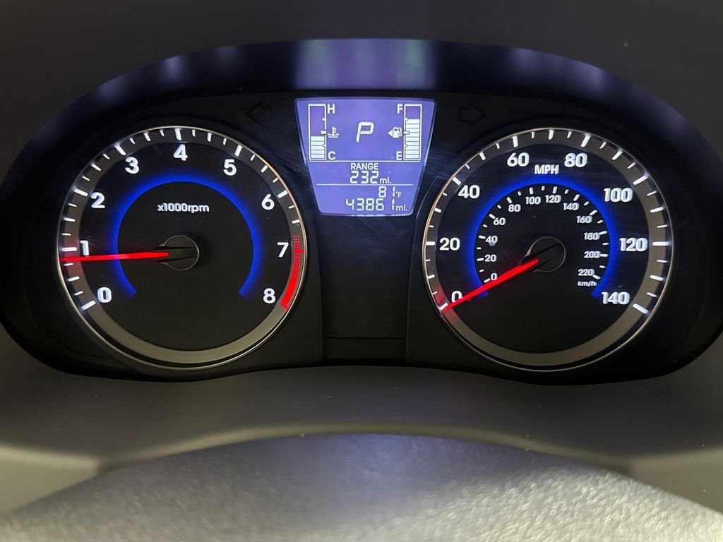 2016 Hyundai Accent SE - Photo 12