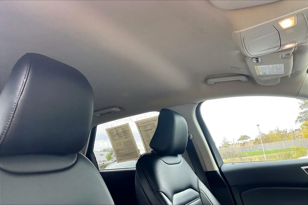 Used 2022 Gray Ford SEL image 22