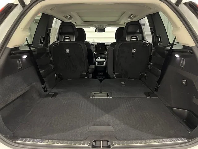 New 2026 Crystal White Volvo Plus image 21