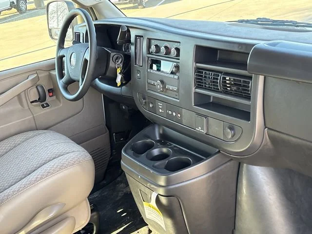 2025 GMC Savana Cargo Work Van - Photo 26