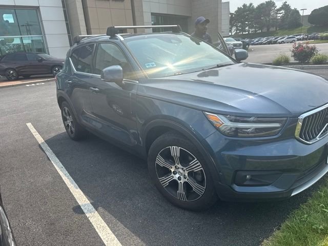 Used 2019 Blue Volvo T5 Inscription image 2
