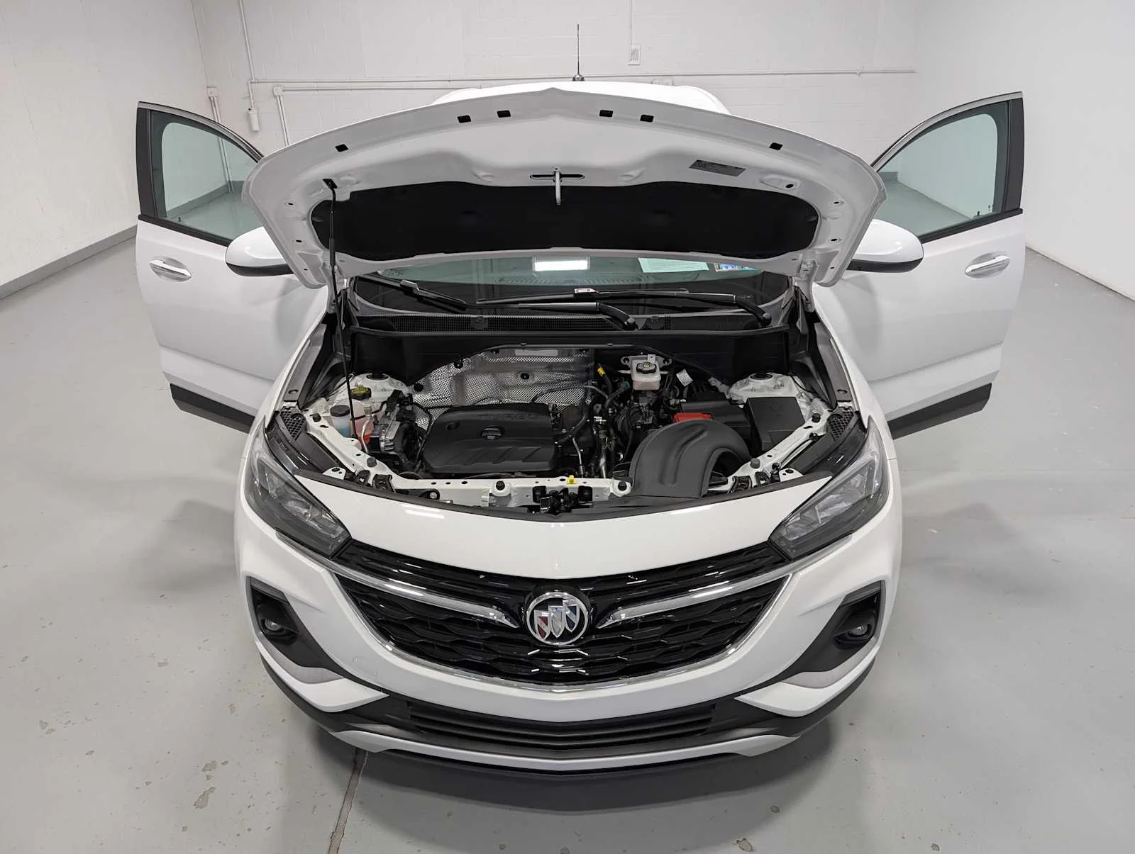 Used 2023 Summit White Buick Preferred image 13