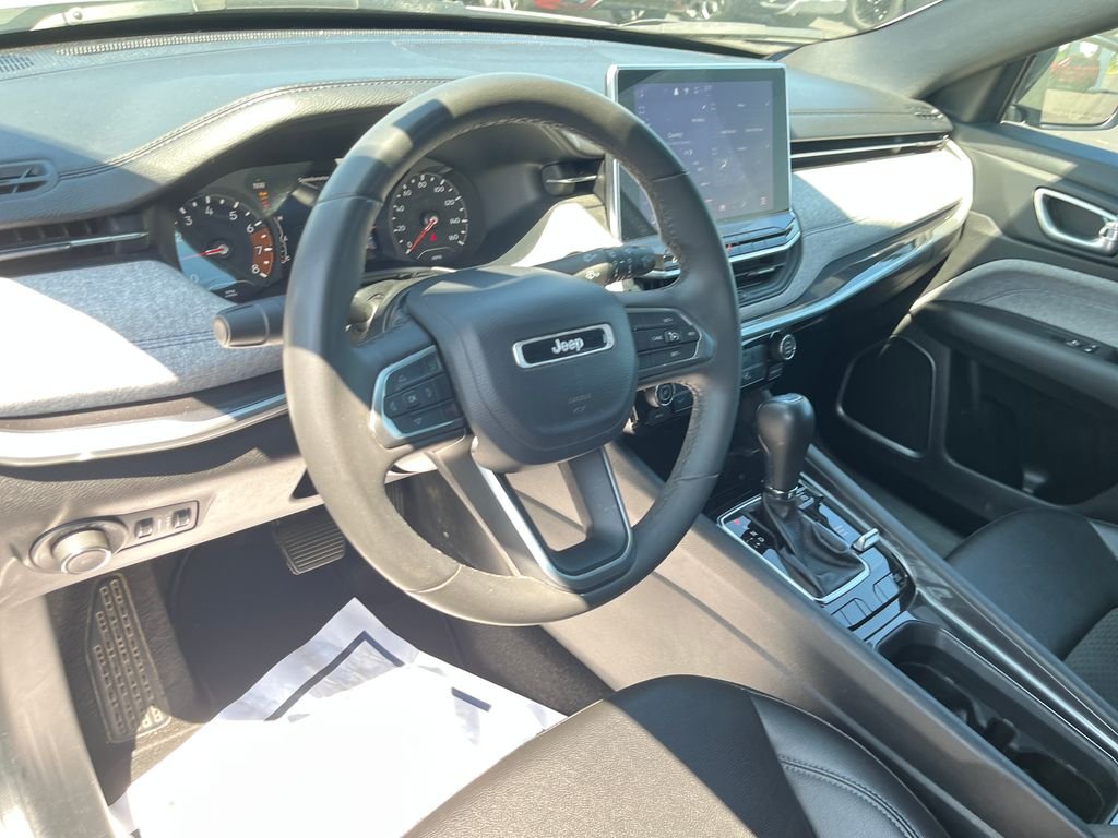 Used 2024 White Jeep Latitude image 14
