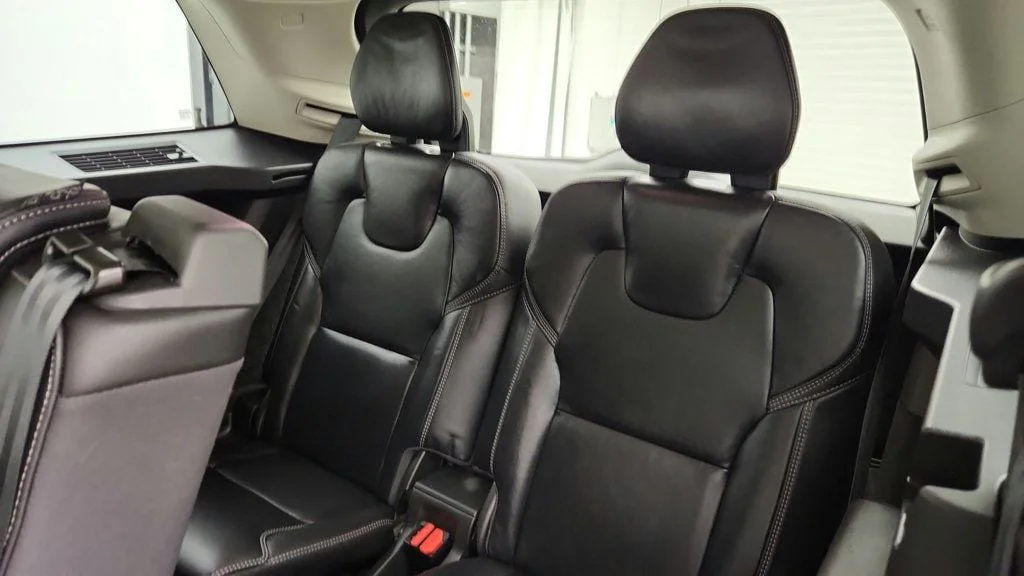 Used 2022 Savile Grey Metallic Volvo T6 AWD Inscription 7P w/ Bowers & Wilkins Audio & Air Suspension image 21