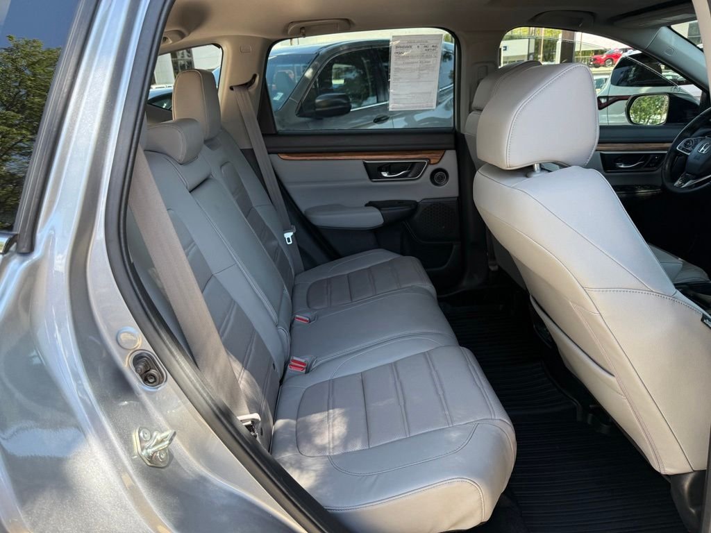 Used 2018 Lunar Silver Metallic Honda Touring image 18