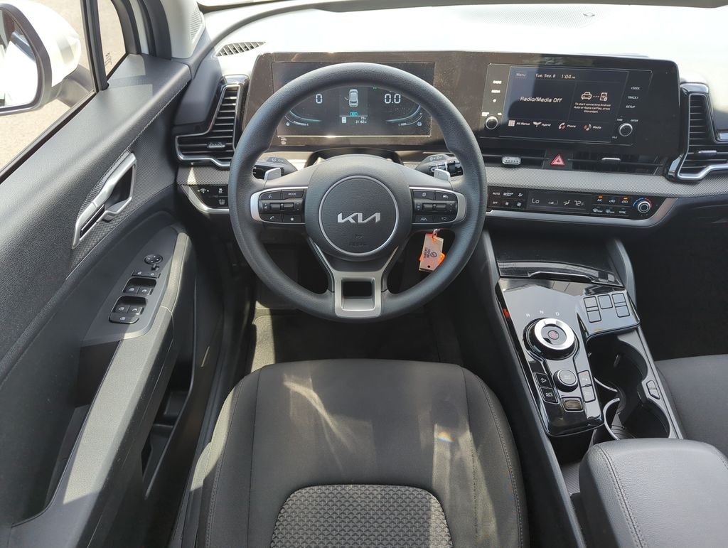 Used 2025 White Kia LX image 14