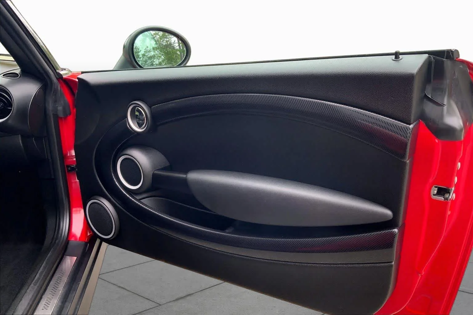 Used 2015 RED MINI S image 22
