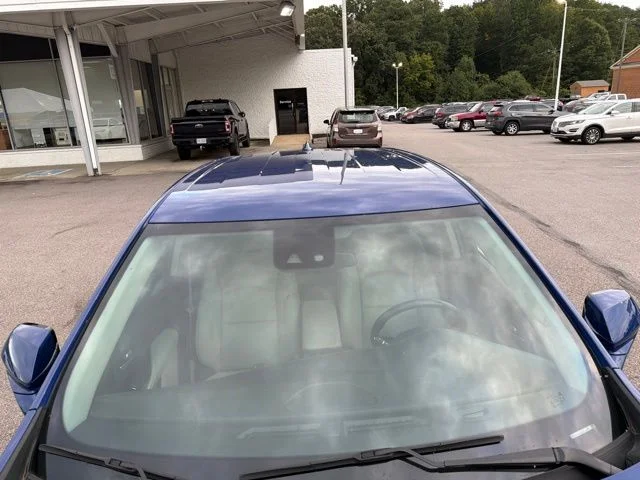 Used 2022 Blue Cadillac Luxury image 9