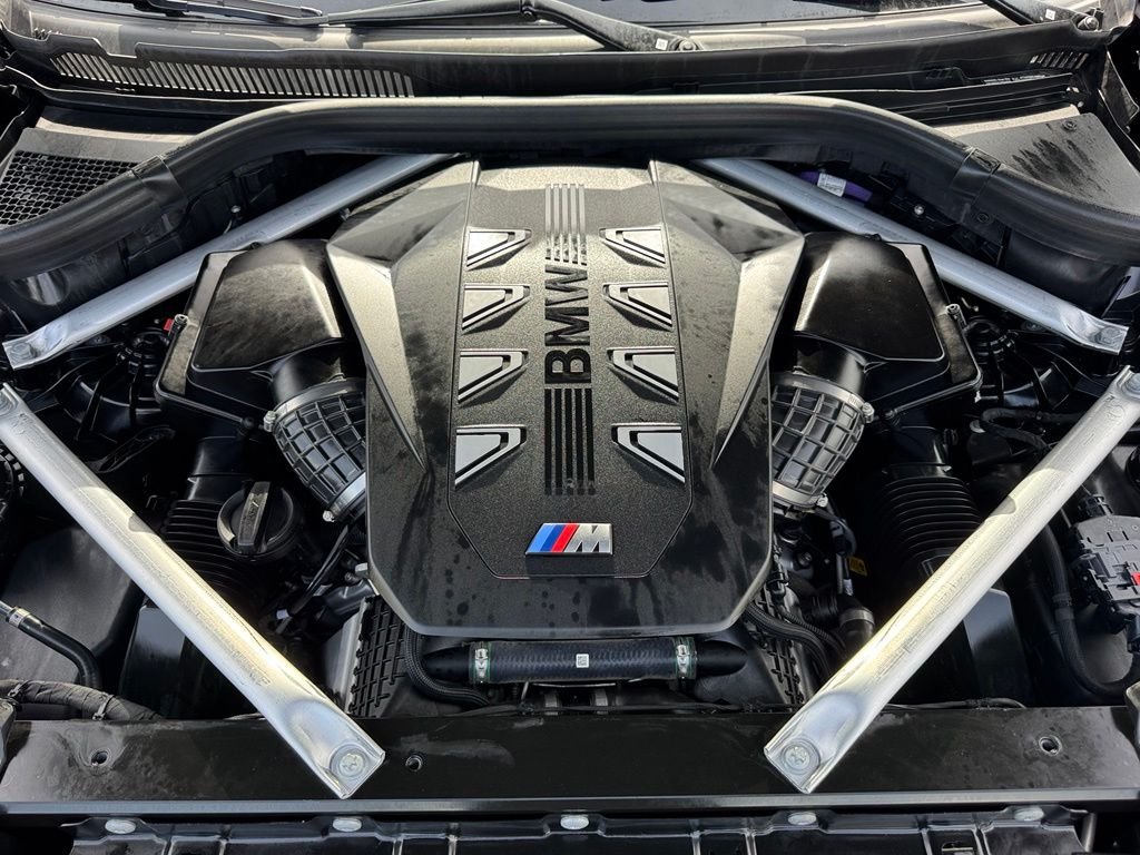 Used 2026 Black BMW M60i image 35