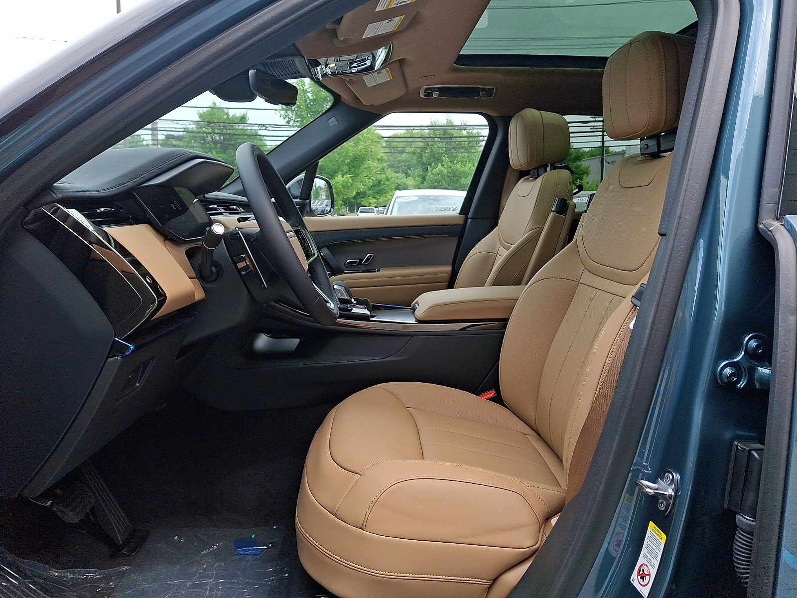 New 2026 Giola Green Land Rover  image 10