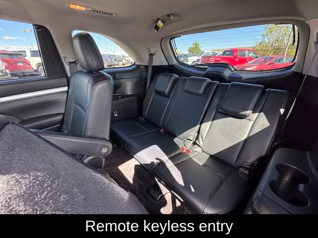 Used 2017 Gray Toyota XLE image 19