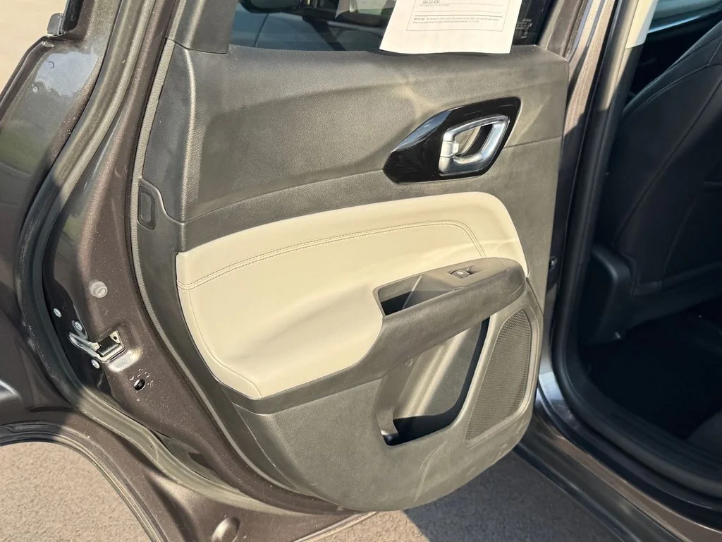 Used 2022 Gray Jeep Limited image 13