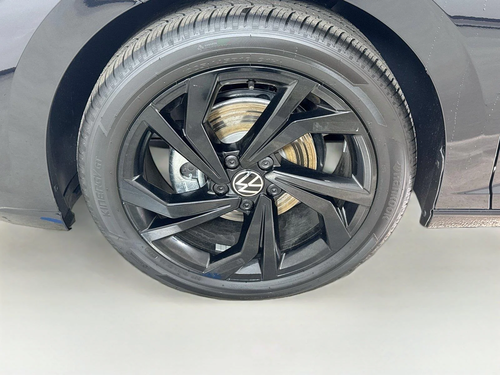 New 2027 Deep Black Pearl Volkswagen SE image 30