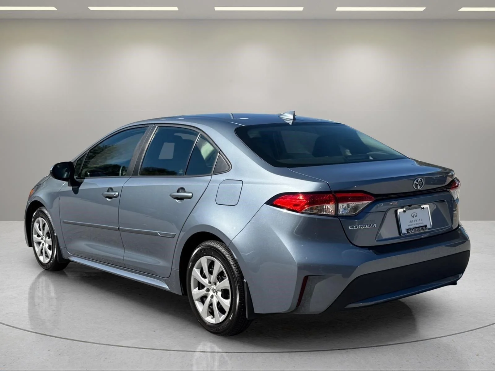 Used 2022 Celestite Toyota LE image 3