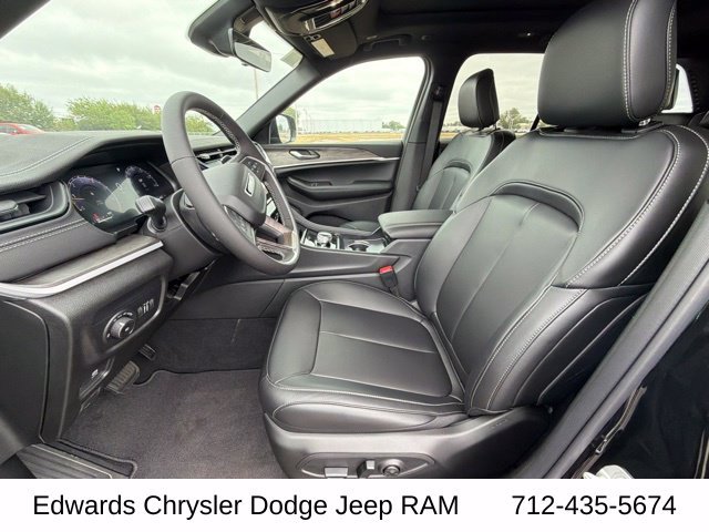 New 2027 High-Gloss Black Paint Jeep Limited image 16
