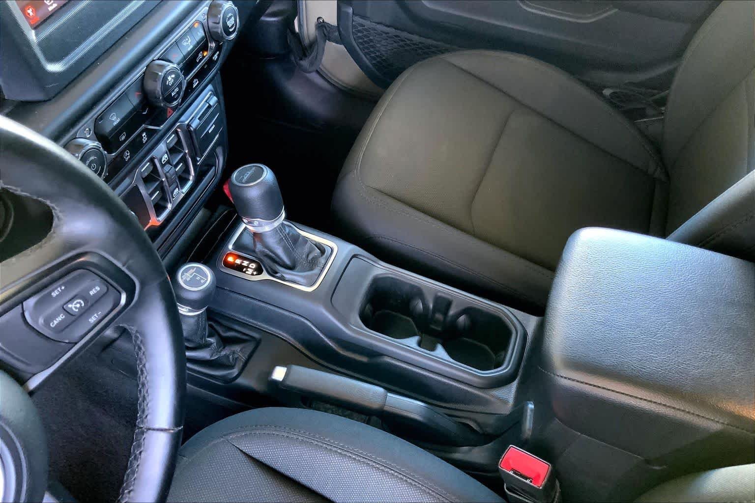 Used 2020 Gator Clearcoat Jeep Sport S image 17